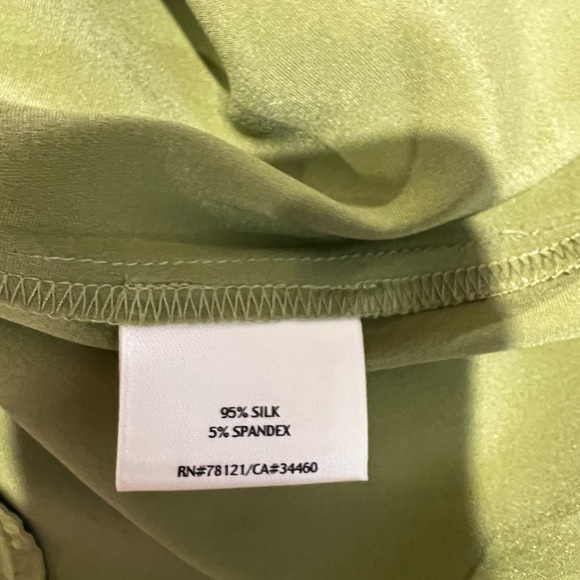 Eileen Fisher silk v neck top, size M, silk and spandex. Green. EUC - Picture 5 of 5